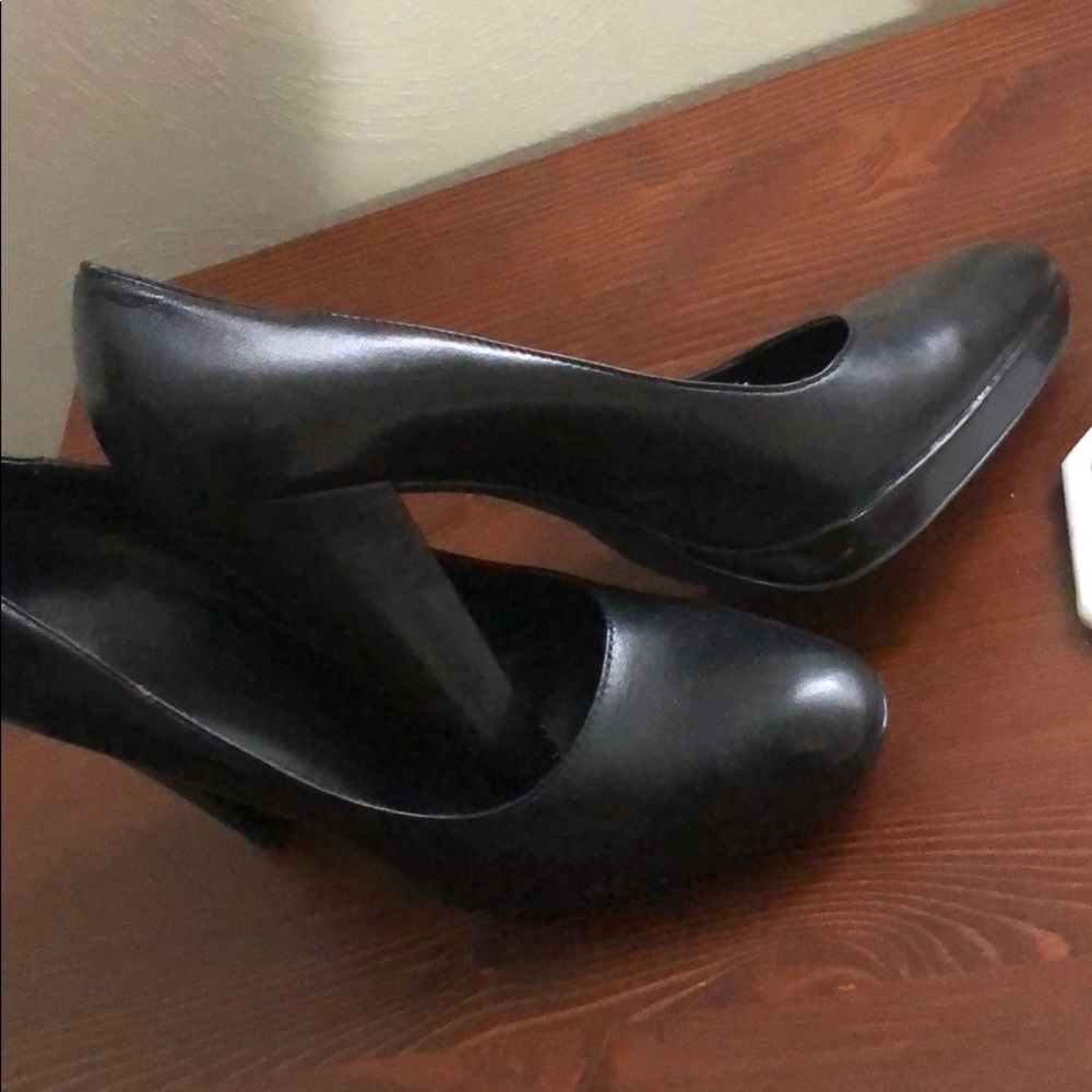 Heels - Picture 2 of 2